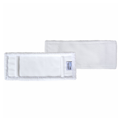 Dva obdélníkové, bílé Arcora Professional Mf povlakové podložky od Arcora International GmbH leží naplocho – jedna lícem nahoru, aby ukázala štítek a švy, druhá lícem dolů, aby ukázala hladký povrch – ideální pro pravidelné čištění (údržbové čištění).