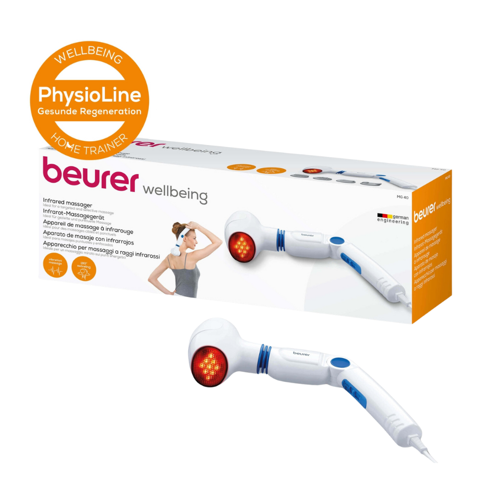 Obrázek ukazuje Beurer MG 40 infračervený masážní přístroj od Beurer GmbH s ergonomickou rukojetí a červeně osvětlenou masážní hlavicí. Toto zařízení je ideální pro zmírnění svalového napětí a je zobrazeno jak v původním stavu, tak na obalu. Na obalu je jasně vidět "PhysioLine" oranžovým písmem a "Wellbeing" bílým písmem.