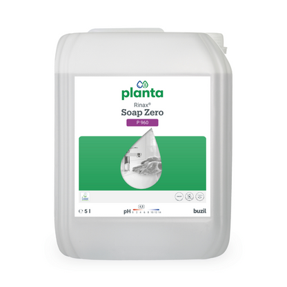 Obrázek 5litrové nádoby s nápisem „Buzil Rinax® Soap Zero P 960 Ekologické mýdlo na ruce“ od BUZIL-WERK Wagner GmbH & Co. KG. Etiketa ukazuje hodnotu pH a další detaily a zobrazuje černobílý obrázek kuchyně v zelené grafice vodní kapky, aby zdůraznila závazek společnosti k udržitelným čistícím praktikám.