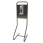Stojanový model dezinfekčního ostrova Novocal "Desi" má rám z nerezové oceli, obdélníkovou základnu (385 x 56 mm) a vestavěný bílý dávkovač dezinfekčního prostředku na ruce, který je namontován na tmavé desce. Značka: Novocal. Balení: 1 kus.