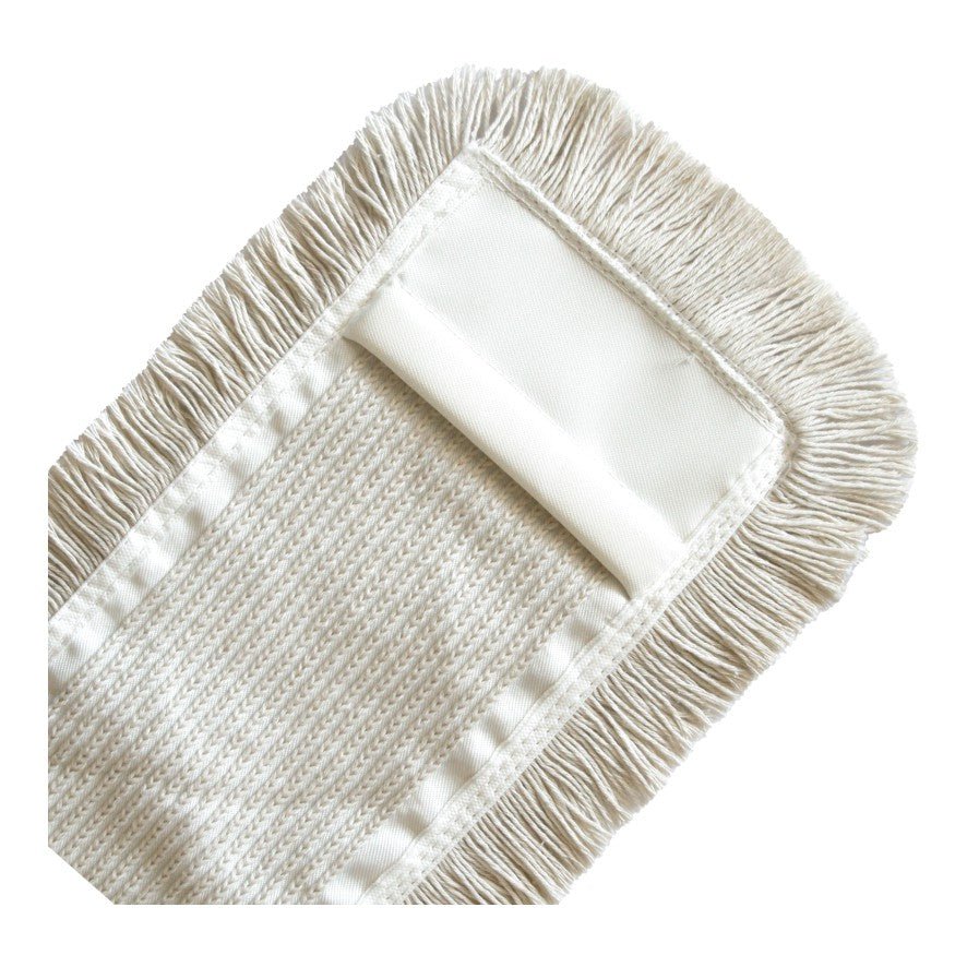 Detailní záběr na Arcora MULTI MOPP WEISS od Arcora International GmbH, krémově zbarvený mikrovláknový mop s třásněmi a strukturovaným povrchem pro efektivní čištění průmyslových podlah.