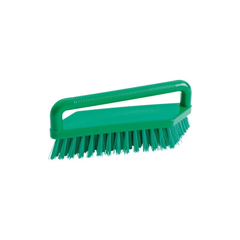 Haug Bürsten KG SCHEUERBÜRSTE, PBT, 180x48x22mm, tvrdá má tuhé, šikmé PBT štětiny a zelenou, obdélníkovou plastovou rukojeť pro čištění povrchů. Zobrazeno na bílém pozadí.