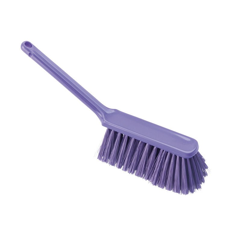 HANDBESEN, WEICH, 310MM, GESCHLITZT od Haug Bürsten KG je plastový ruční kartáč s dlouhou rukojetí a měkkými, rozštěpenými štětinami, ideální pro citlivé povrchy, zobrazeno na bílém pozadí.