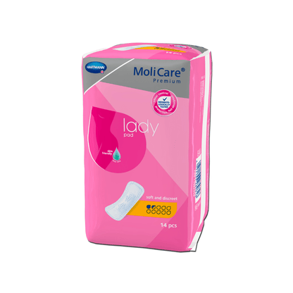 Na obrázku je balíček vložek Hartmann MoliCare® Premium lady pad od Paul Hartmann AG. Růžový obal s bílým a modrým textem zobrazuje obrázek vložky. Obsahuje 14 kusů a vyznačuje se vlastnostmi jako měkké a diskrétní, ideální pro lehkou inkontinenci.
