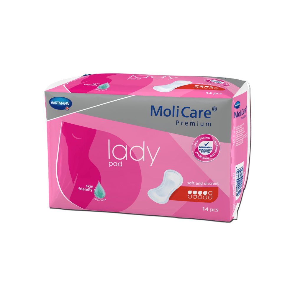 Na obrázku je balíček vložek Hartmann MoliCare® Premium Lady Pad. Růžovo-bílý obal zobrazuje na přední straně ženskou siluetu a obsahuje 14 vložek. Tyto Lady Pads jsou označeny logem Paul Hartmann AG a jsou popsány jako „měkké a diskrétní“ a „přátelské k pokožce“, perfektní pro lehkou inkontinenci.
