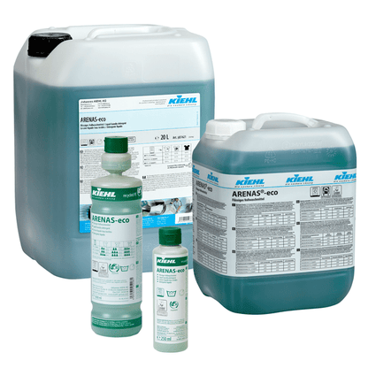 Čtyři balení Kiehl ARENAS-eco Tekutý prací prostředek od Johannes Kiehl KG - dva velké džbány a dvě menší láhve - jsou vybaveny etiketovaným obalem a modro-zelenou ekologickou tekutinou.