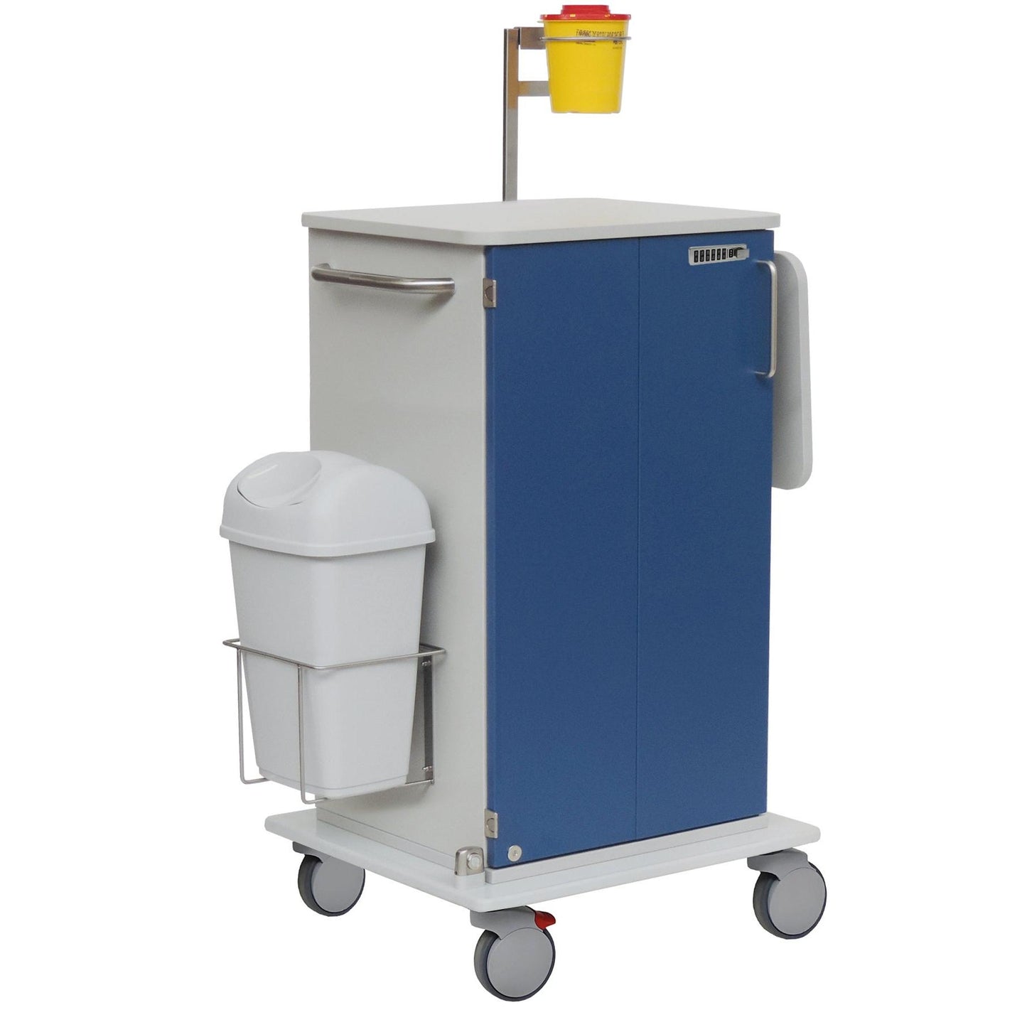Vozík na léky Novocal od Novocal s modrými dveřmi, bílou střechou, kovovými úchyty, podvozkem z plného plastu, stojí na 4 kolech a má bílý boční odpadkový koš a žlutou nádobu na ostré předměty nahoře.