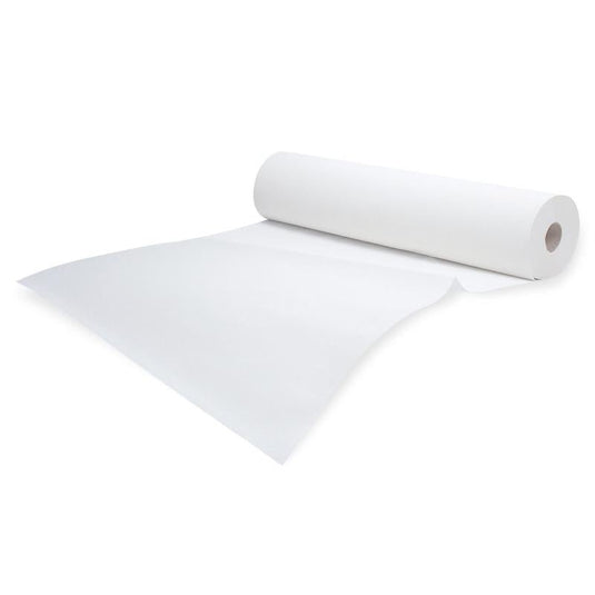 Role bílé lékařské krepové pásky Meditrade Rollicel®, částečně rozvinutá před jednoduchým bílým pozadím. Role je umístěna šikmo, přičemž její konec je mírně ohnutý do strany.