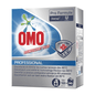 Vystavena je balení Omo Professional Disinfectant Plus, dezinfekčního pracího prostředku (8550 g) od Diversey Deutschland GmbH & Co. OHG. Obal zdůrazňuje účinnost při odstraňování odolných skvrn při 40 °C a obsahuje loga Unilever a Diversey a návody k použití.