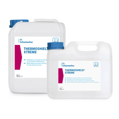 Dva bílé plastové kontejnery od Dr. Schumacher THERMOSHIELD® XTREME od Dr. Schumacher GmbH, jeden 10L a druhý 5L, jsou zobrazeny vedle sebe, s modrými víčky a etiketami obsahujícími název produktu a informace o ochraně povrchu.