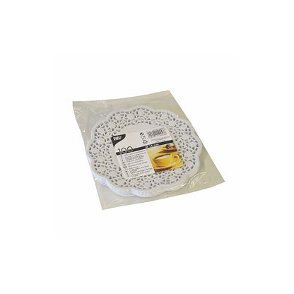 Zapečetěné balení se 100 kulatými, bílými PAPSTAR talířovými a šálkovými ubrousky (15 cm) od PAPSTAR GmbH s dekorativním krajkovým designem pro elegantně prostřený stůl; štítek zobrazuje šálek čaje a obsahuje čárový kód.