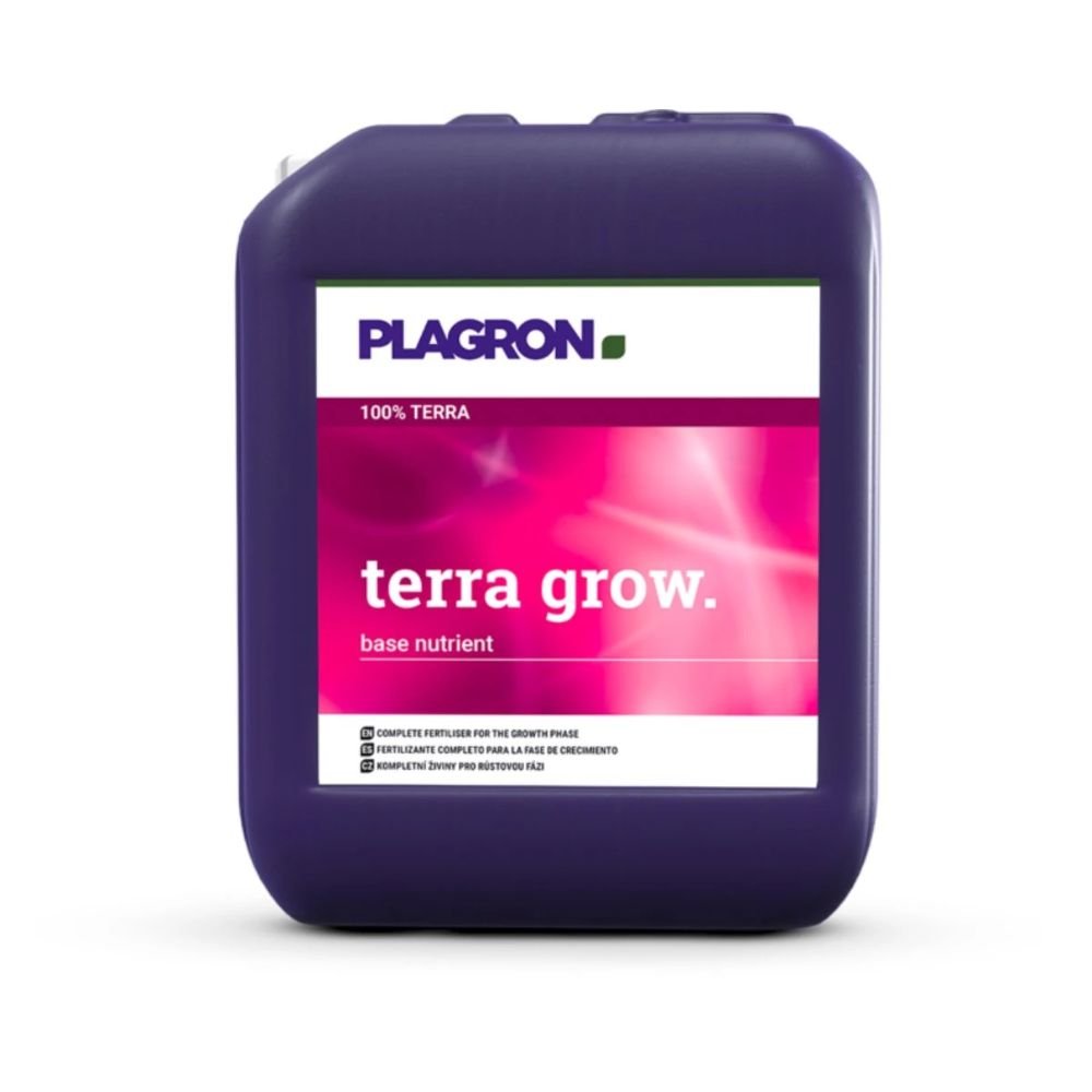 Plagron Terra Grow od Bertels B.V. je velký, tmavě fialový kontejner pro růstovou fázi s bílou etiketou s růžovými a zelenými akcenty. Obsahuje pokyny v malém písmu na spodní straně a má praktické držadlo nahoře.