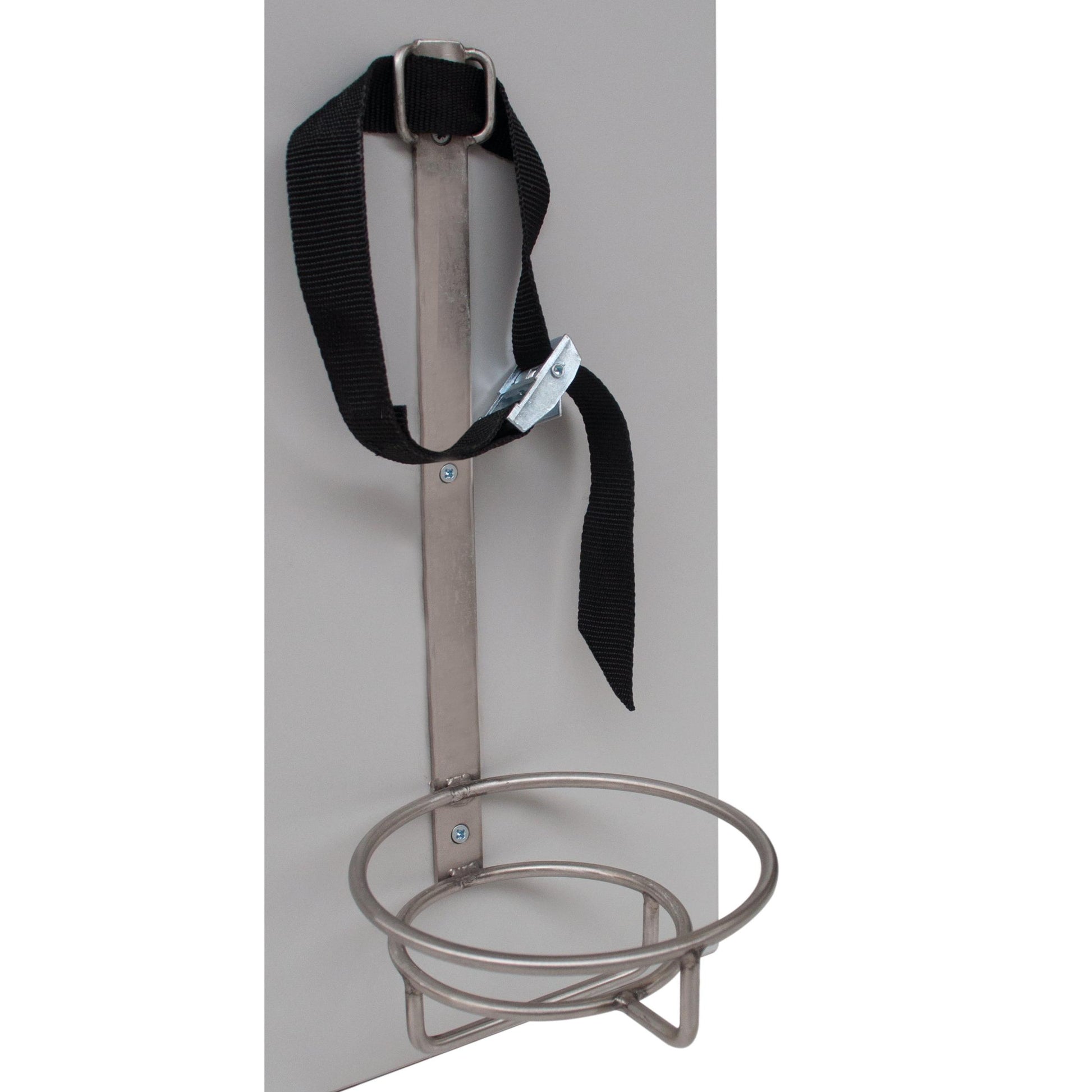 Der Novocal Sauerstoffflaschenhalter (Höhe: 330 mm, Breite: 140 mm) verfügt über einen Metallring und einen vertikalen Gurt mit Schnalle, ideal zur Sicherung von Flaschen wie Sauerstoffflaschen oder Feuerlöschern in medizinischen Einrichtungen. Packung: 1 Stück.