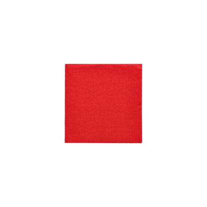 Ubrousek PAPSTAR z „DAILY Collection“ s rozměry 24 x 24 cm, složený na 1/4 velikosti, stojí na jednoduchém bílém pozadí. Tento čtvercový červený ubrousek, vyrobený společností PAPSTAR GmbH, se zdá být FSC-certifikovaný a je vyroben z papíru s rovnoměrnou červenou barvou a hladkou texturou po celém povrchu, ideální pro ekologické stolní dekorace.