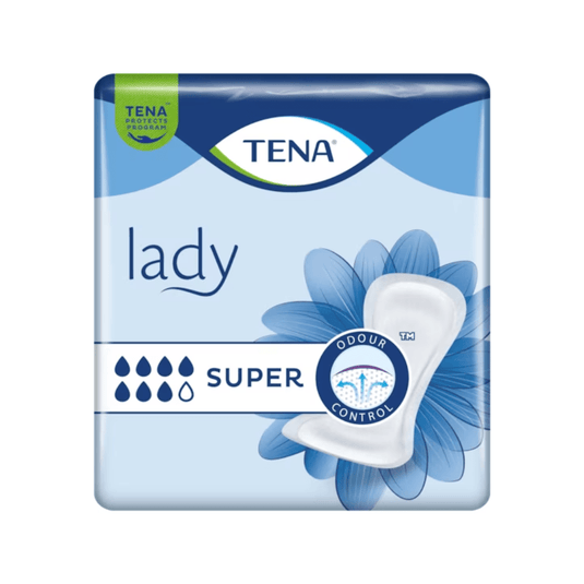 Obal inkontinenční vložky TENA Lady Super | balení (30 kusů) od společnosti TENA – Essity Germany GmbH je v modro-bílém provedení. Výrazné prvky, jako jsou slova „Lady“ a „SUPER“, kapky symbolizující savost, květinový motiv a pojmy jako „Odour Control“, z ní činí ideální volbu pro všechny, kdo v rámci programu TENA Protects hledají spolehlivou ochranu proti inkontinenci.