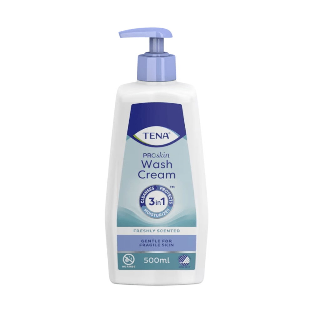 500ml láhev TENA Wash Cream péče o pleť 3v1 od TENA - Essity Germany GmbH je ideální pro jemnou péči o pleť. Dávkovač s pumpičkou a 3v1 formule usnadňují použití a svěží vůně je přizpůsobena citlivé pokožce. Převážně bílá láhev s modrými akcenty zdůrazňuje blahodárnou péči.