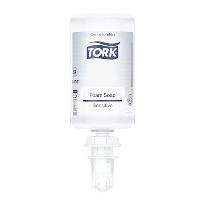 Tork 520701 Sensitive Hand-Schaumseife Premium S4 (1000 ml) od TORK – Essity Professional Hygiene Germany GmbH je dodávána v průhledné lahvi s dávkovačem na dně. Na etiketě jsou nápisy „Jemné k pokožce“, „Pěnové mýdlo“, „Citlivé“ a je certifikováno ECARF.