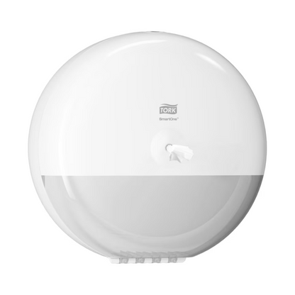 Tork SmartOne® 680000 dávkovač na toaletní papír Elevation T8 od Essity Professional Hygiene Germany GmbH má elegantní, kulatý design s odběrem jednotlivých listů. Malý otvor uprostřed umožňuje snadný přístup k papíru, zatímco název značky a logo jsou elegantně zobrazeny na přední straně.