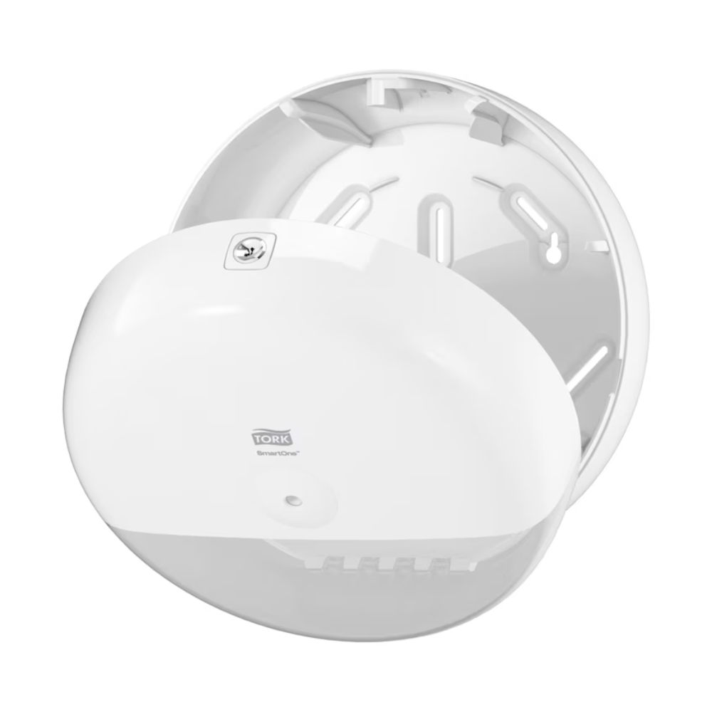 Tork SmartOne® 680000 dávkovač na toaletní papír Elevation T8, vyrobený společností TORK – Essity Professional Hygiene Germany GmbH pro odběr jednotlivých listů, je zobrazen otevřený a prázdný a odhaluje svůj kulatý design a horní zámek. Uvnitř se nacházejí háčky a přihrádky pro uložení rolí toaletního papíru.