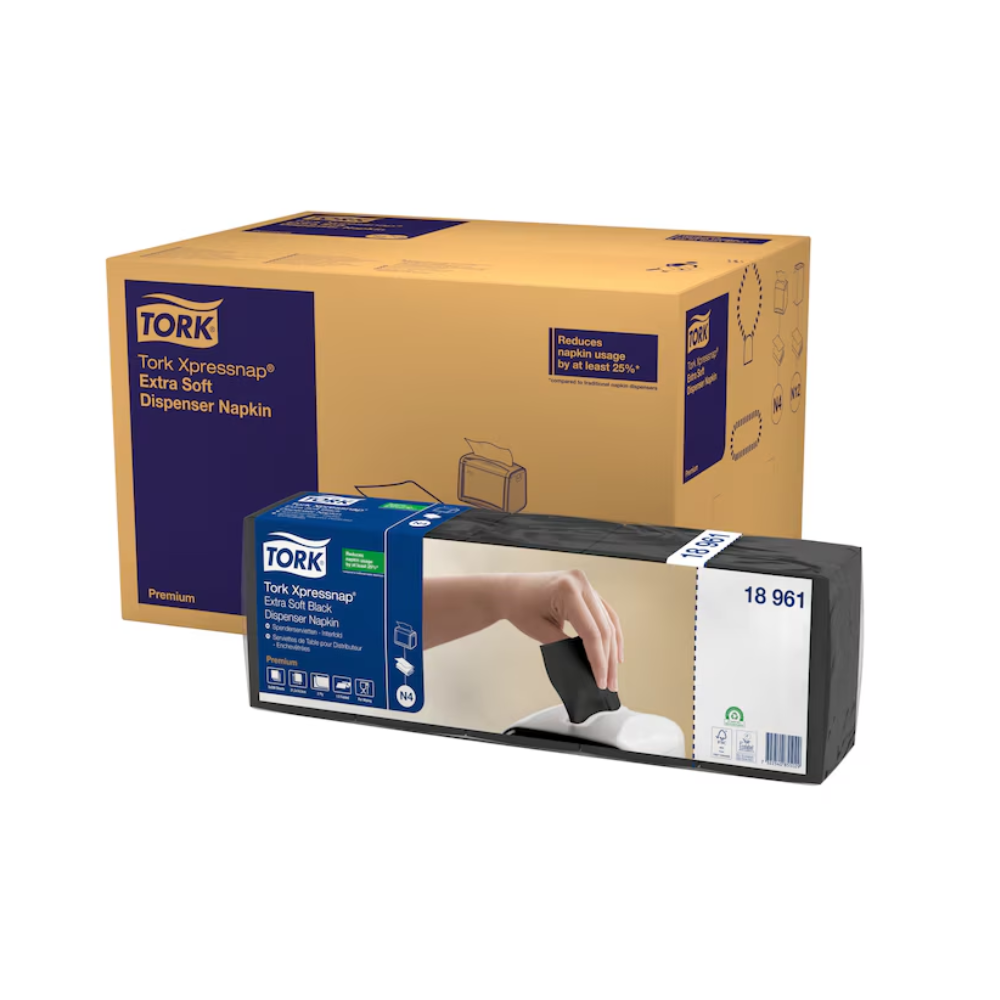 Obrázek balení Tork Xpressnap® 15850 Extra Soft zásobníkový ubrousek N4 2vrstvý. Vlevo ukazuje hnědou krabici s modrou etiketou detaily produktu. Vpravo ukazuje menší balení ruku, která vytahuje Extra Soft zásobníkový ubrousek z dávkovače a demonstruje, jak pomáhá snižovat spotřebu ubrousků. Produkt je nabízen TORK – Essity Professional Hygiene Germany GmbH a je dodáván v krabici s 8 baleními.