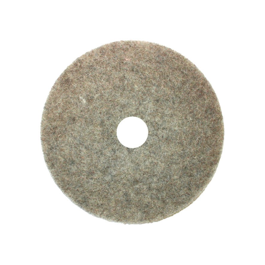 Arcora Ultra-High-Speed Pad High-Gloss od společnosti Arcora International GmbH je kulatá, plochá, šedá podložka s centrálním otvorem a mírně drsnou texturou, ideální pro vysoce lesklé nátěry na středně tvrdých až tvrdých podlahových krytinách.