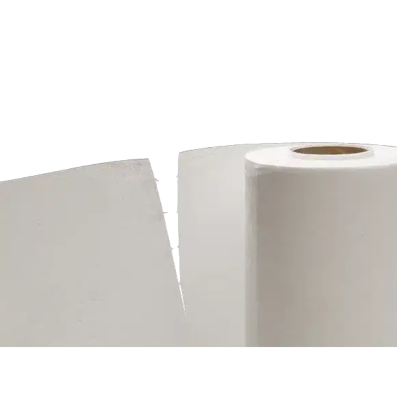 Velká role Vileda MicroRoll utěrek z mikrovlákna stojí svisle vedle plochého, obdélníkového listu, oba vyrobené s technologií nekonečných vláken. Role má viditelný kartonový jádro před bílým, prázdným pozadím.