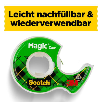 Zelený Scotch® Magic™ ruční odvíječ od 3M Deutschland GmbH s kostkovaným designem drží neviditelnou lepicí pásku. Na žlutém banneru nad ním stojí: "Snadno doplnitelný & znovu použitelný". Obsahuje 3 role (19 mm x 25 m) + 1 ZDARMA.