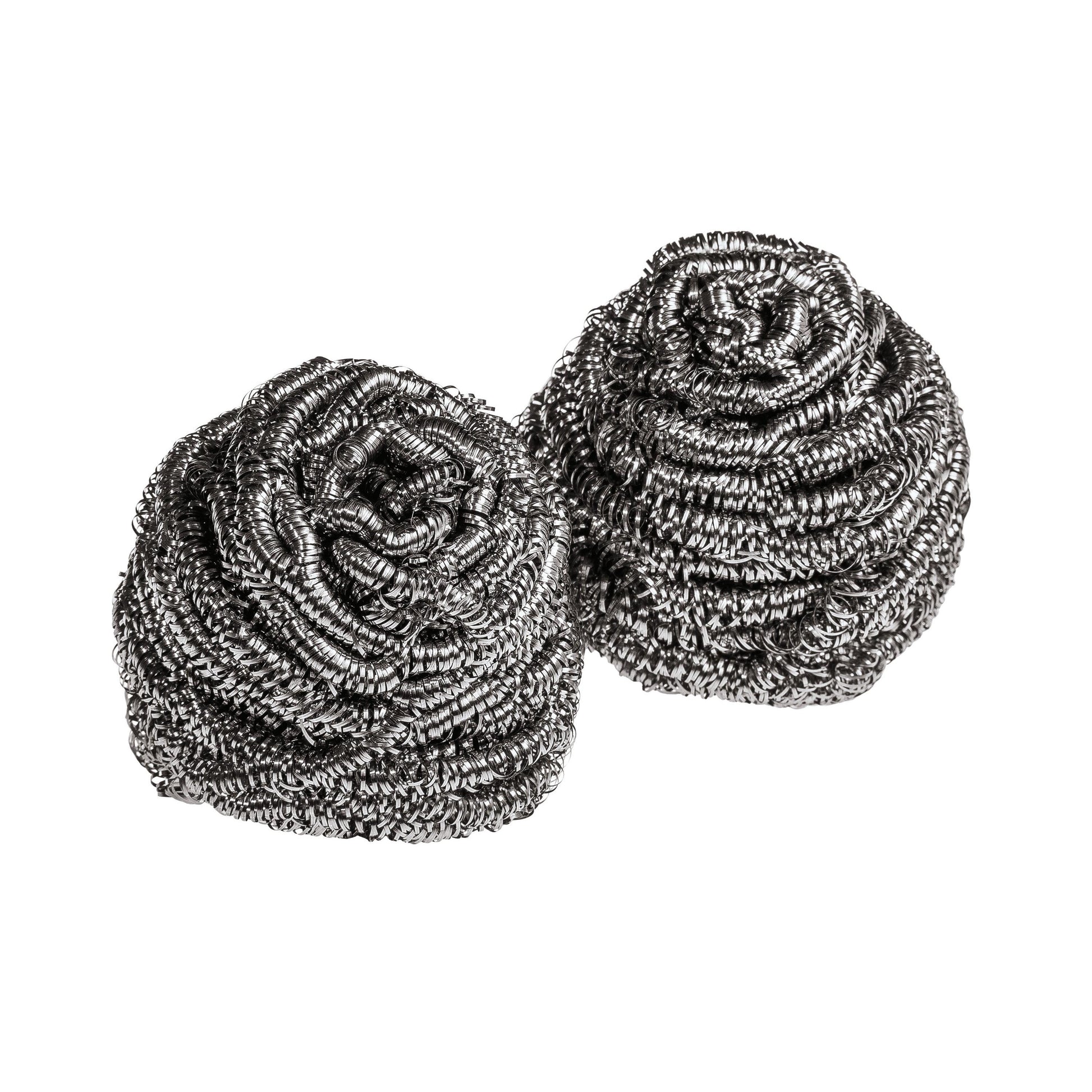 Drei silbern glänzende Scotch-Brite® Edelstahl-Spiralen der 3M Deutschland GmbH sind eng gewickelt nebeneinander auf weißem Hintergrund abgebildet. Jede Packung enthält 3 Edelstahl-Spiralen.