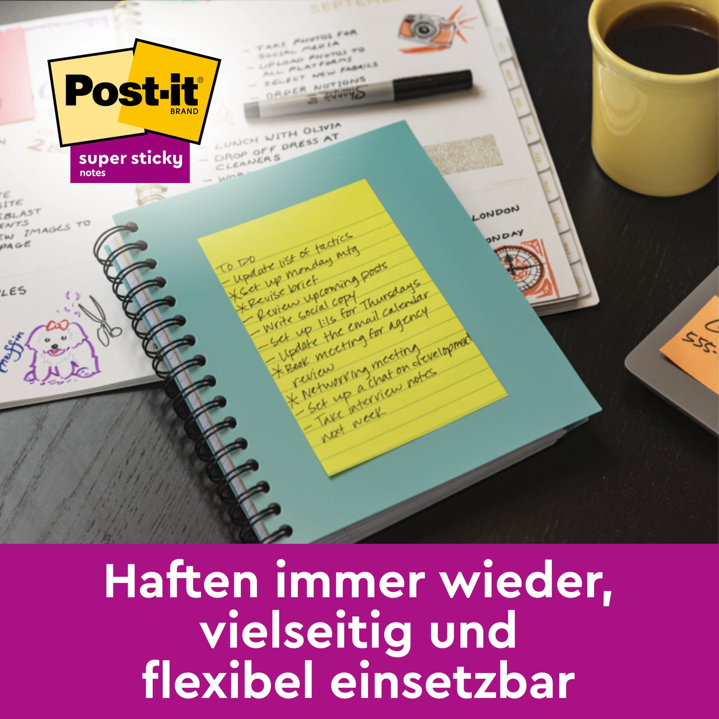 Ein gelber, linierter Post-it® Super Sticky Note (Großformat, 101 mm x 152 mm) der 3M Deutschland GmbH klebt auf einem tealfarbenen Notizbuch auf dem Schreibtisch. Er ist vielseitig einsetzbar, wiederverwendbar und wird in 3er-Packungen mit PEFC-zertifiziertem Papier geliefert.