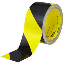 Páska 3M™ Hazard Marking 5702, černá/žlutá, 50 mm x 33 m, 0,14 mm | Balení (1 role)